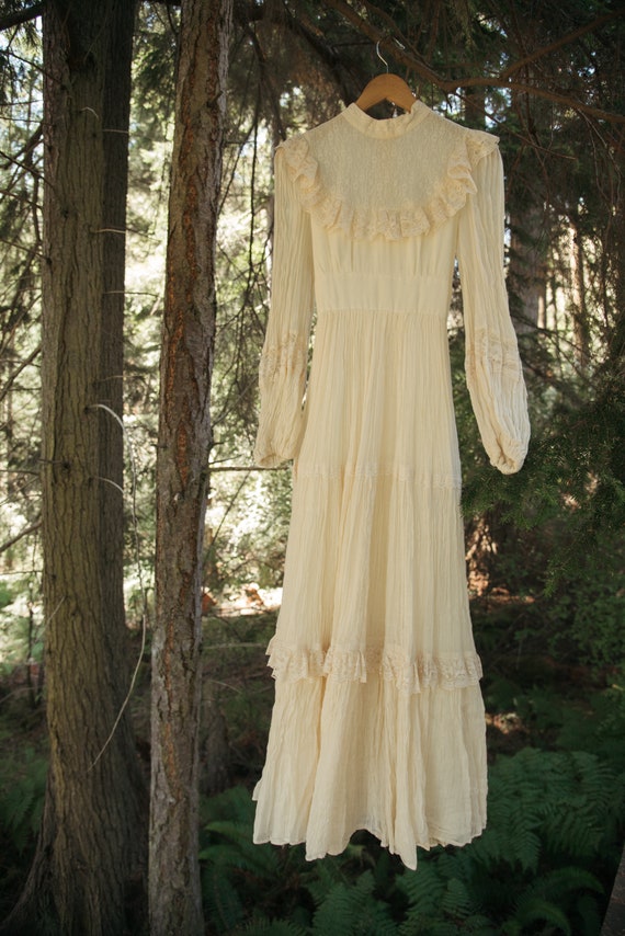 1970s Victorian Style Wedding Dress, Gauzy Natura… - image 8