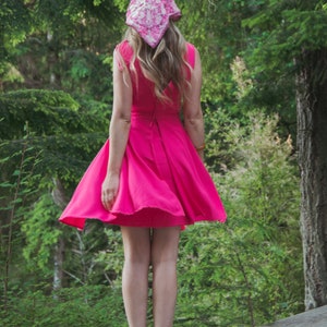Vintage 1960s Hot Pink Silk Mini Dress – Sleeveless Mod Shift with Draped Sides, Matching Belt, Fully Lined, Size Small