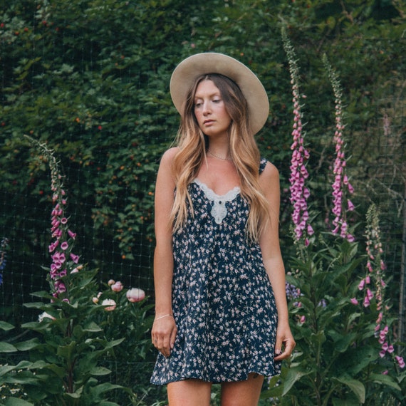 90s Floral + Lace Slip Dress | Navy Floral Nighti… - image 5