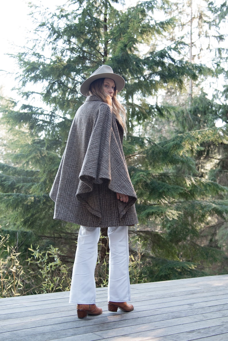 70s 80s Wool Poncho Cape, Central Park International Herringbone Wool Coat Cape, Vintage Batwing Sweater, Boho Long Cardigan Sweater Shawl 70s 80s Wool Poncho Cape, Central Park International Herringbone Wool Coat Cape, Vintage Batwing Sweater, Boho Long Cardigan Sweater Shawl