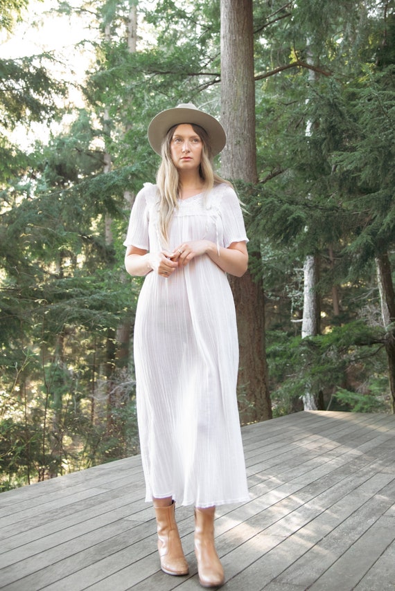 1970s Vintage Christian Dior Nightgown, Romantic White Sheer Lingerie With  Bows, Full Length Negligee - Etsy