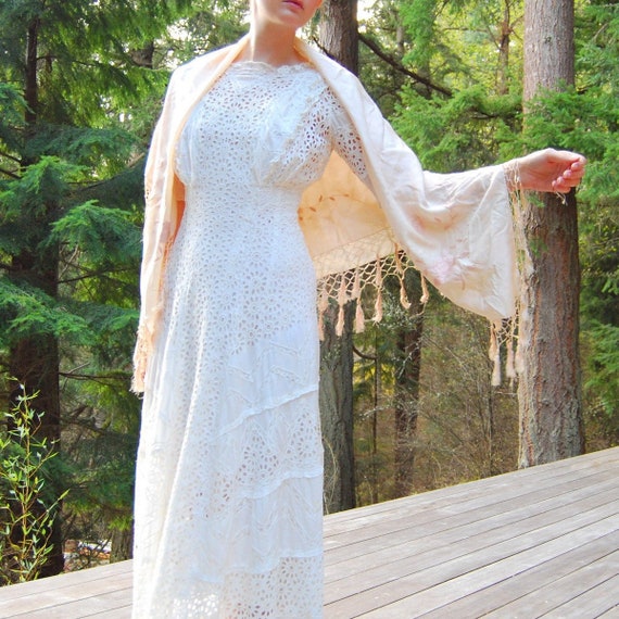 Antique 1900s Shawl / Edwardian Baby Pink Silk Pia