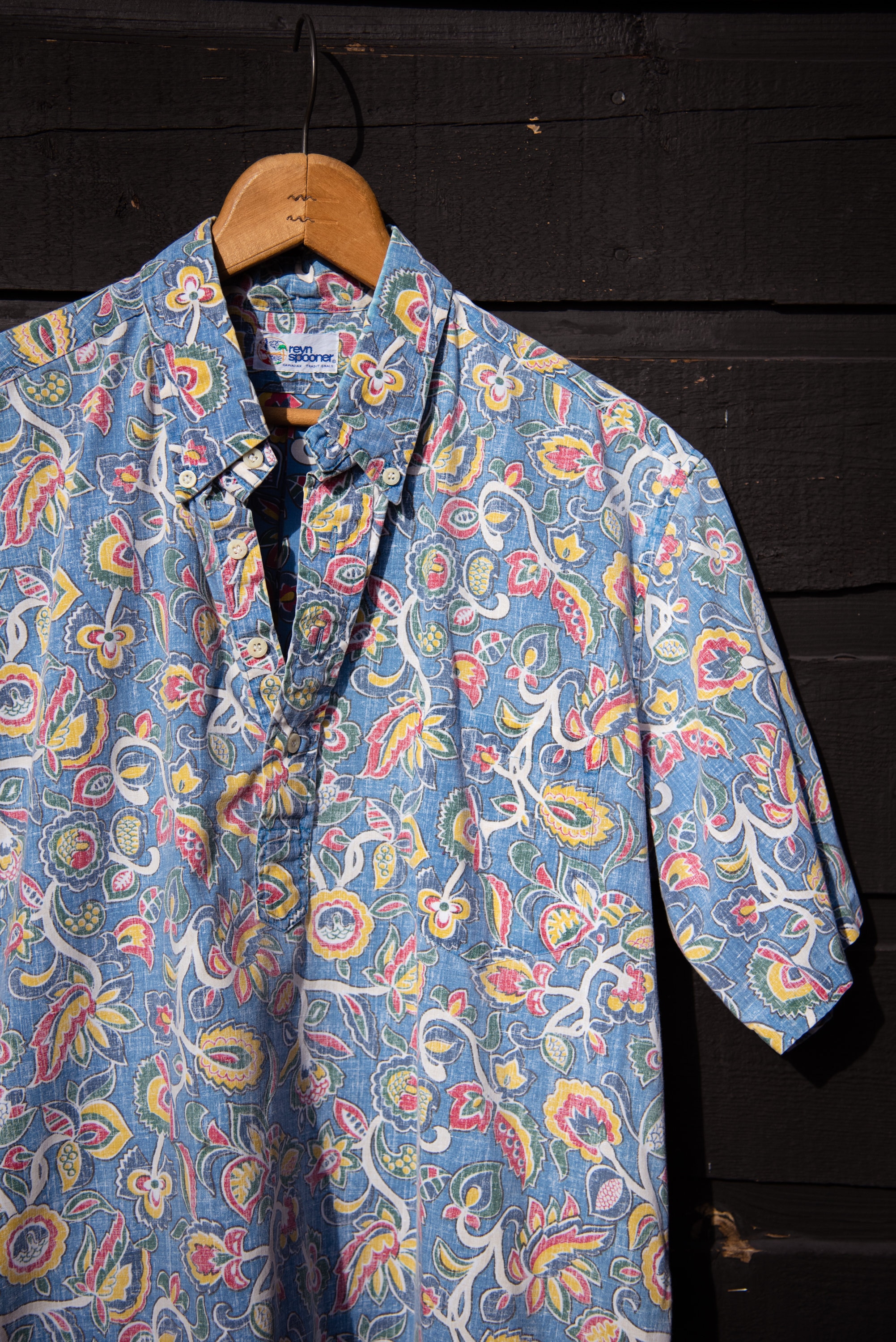 Mens Hawaiian shirt, a Phil Edwards by Reyn Spooner. 100% cotton, Size –  HiloBay Vintage