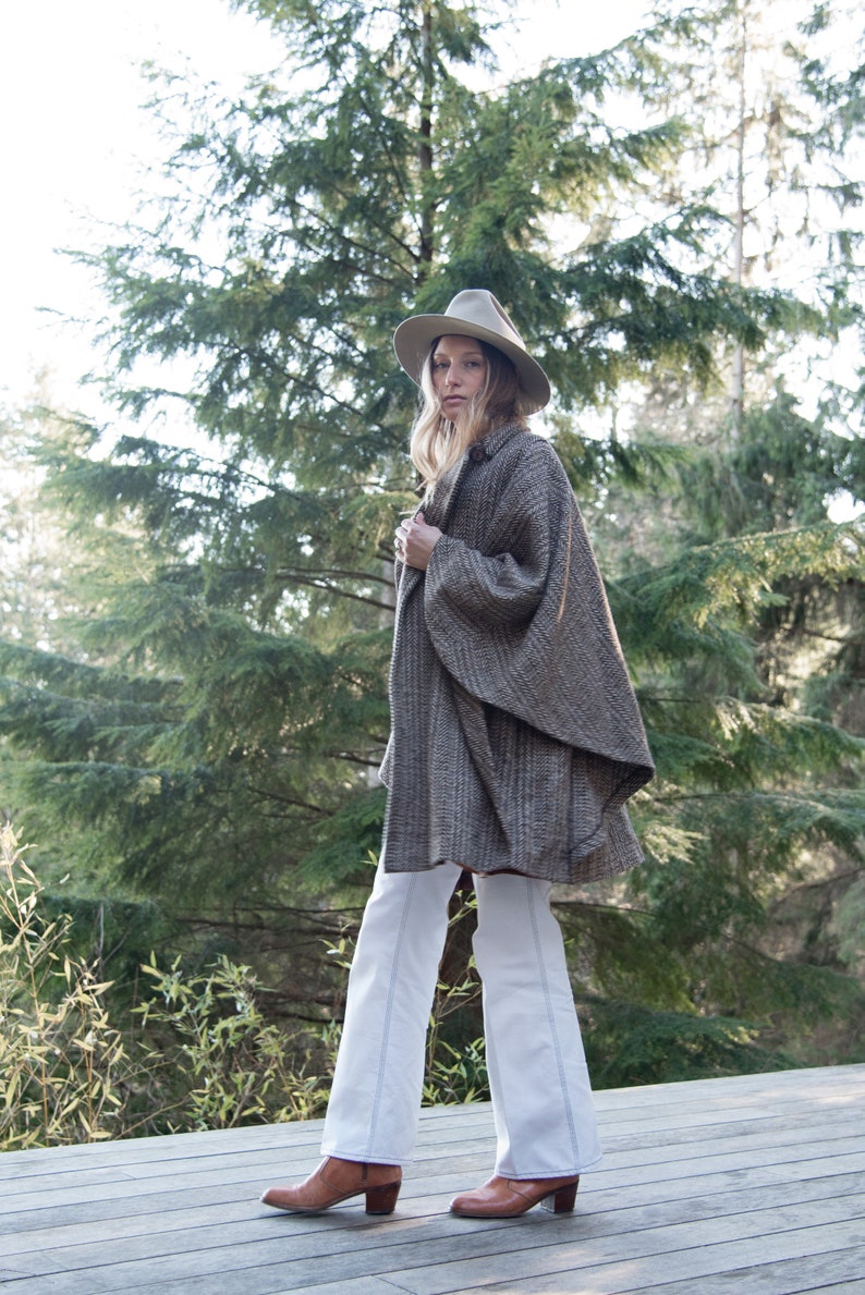 70s 80s Wool Poncho Cape, Central Park International Herringbone Wool Coat Cape, Vintage Batwing Sweater, Boho Long Cardigan Sweater Shawl 70s 80s Wool Poncho Cape, Central Park International Herringbone Wool Coat Cape, Vintage Batwing Sweater, Boho Long Cardigan Sweater Shawl