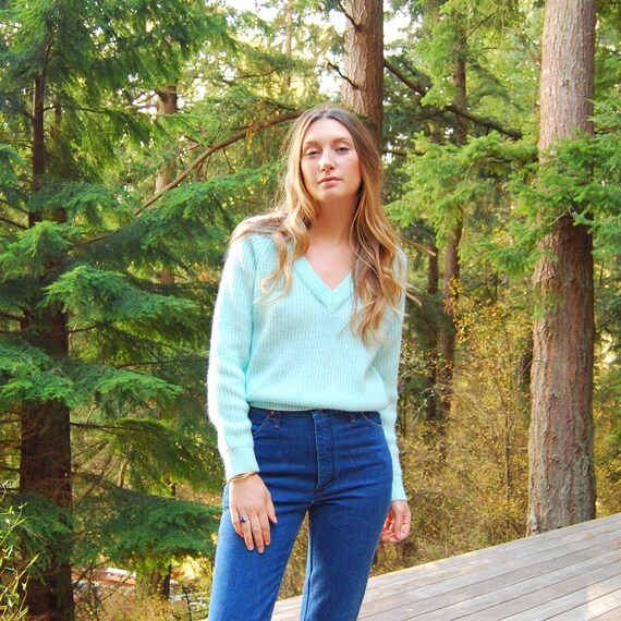 80's Knit Sweater Sparkle Mint Green V 