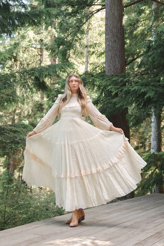 1970s Victorian Style Wedding Dress, Gauzy Natura… - image 4