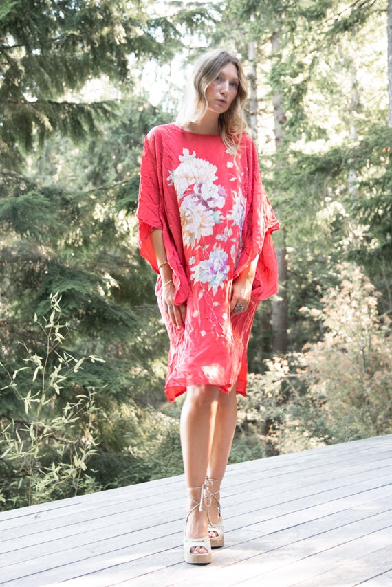 Red Floral Silk Kimono Dress / Vintage Yi Jun Robe