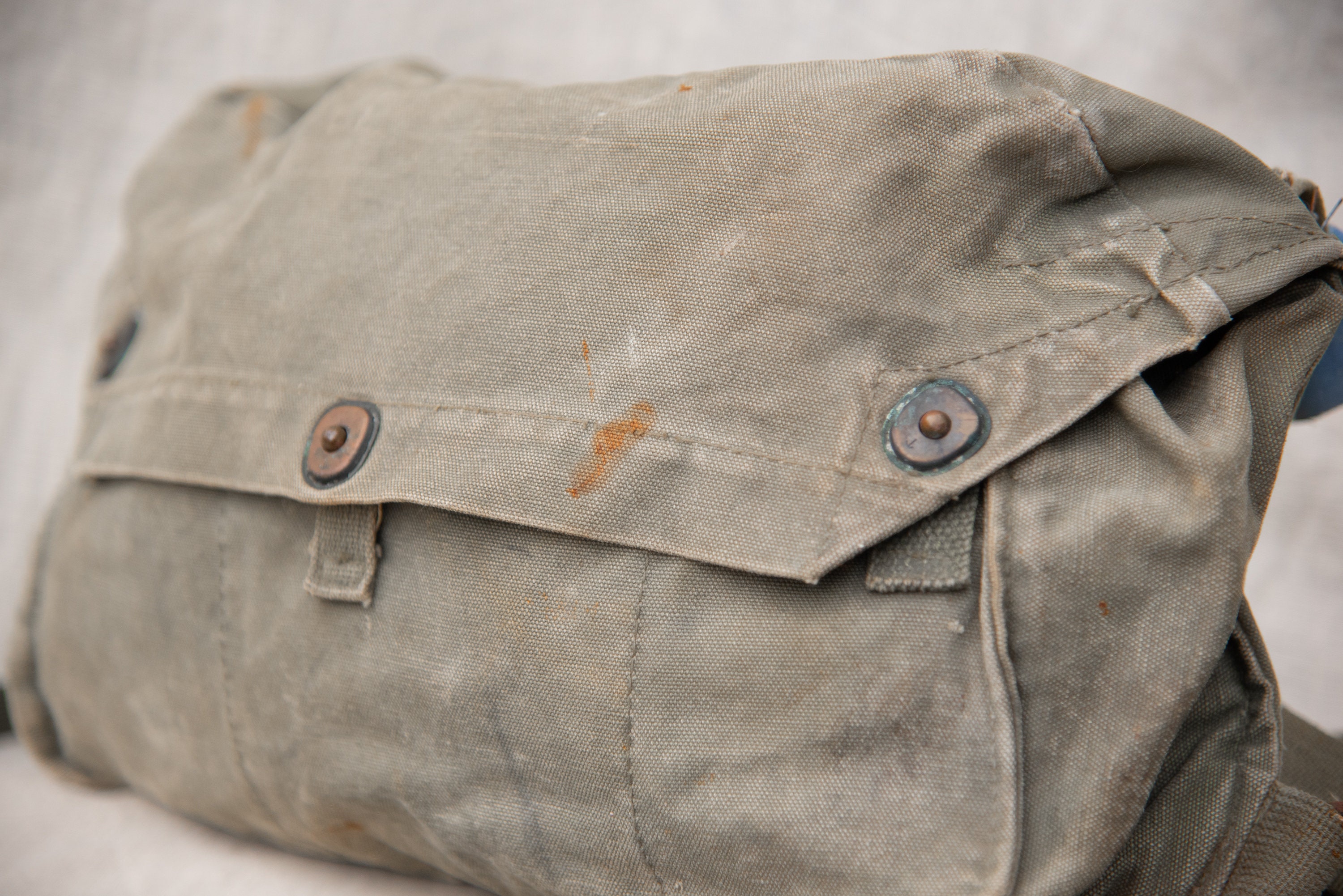 Olive Drab Vintage Bag, Canvas Shoulder Bag, 1940s 1950s U.S. Army Bag, Messenger Bag, Military Bag, Vintage Luggage, Rae Lakes Loop - Etsy Olive Drab Vintage Bag, Canvas Shoulder Bag, 1940s 1950s U.S. Army Bag, Messenger Bag, Military Bag, Vintage Luggage, Rae Lakes Loop - Etsy