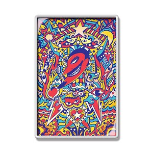 Könnte beinhalten: Ein gerahmter Druck mit einem farbenfrohen, psychedelischen Design, das ein rotes, grinsendes Monster mit einer Krone zeigt, umgeben von Sternen, Herzen und anderen abstrakten Formen.