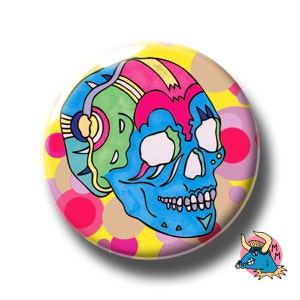 Skull Badge, Pin Badge, Skull Pin, Gift For Him, Boyfriend Gift, Gift For Her,Girlfriend Gift, Spooky Pin, Horror Pin, Halloween Pin, Badges