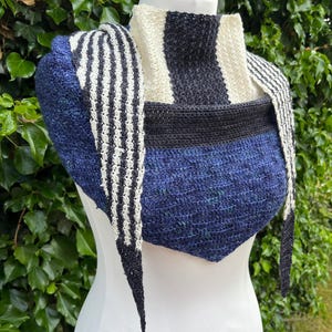 CROCHET PDF PATTERN: Mischievous Magpie Shawlette | Crochet Shawl Pattern, Crochet Wrap Pattern, Crochet Scarf, Crochet Accessory, Shawlette