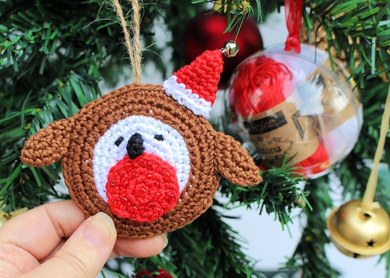 Mini Crochet Bauble Kit Robin Tree Decoration, DIY Crochet Kit, Yarn & Crochet Pattern, Christmas Crochet, Crochet Stocking Filler, Robin image 1