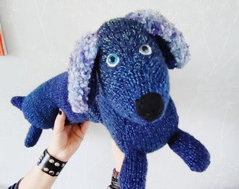 Doudou teckel Knakkie, une peluche douce et cool.