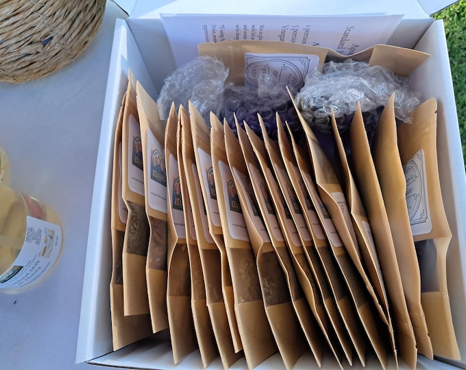 Beginner Apothecary Kit w 20 Herbs/Roots and 2 tincture bottles, Instructions & Recipes