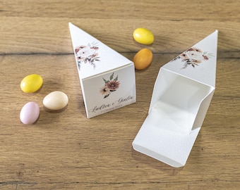 Flower themed confetti holder cone | Flower themed rice holder cone | Sugared almonds | Boho flower pyramid box