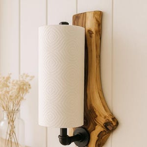 Live Edge Wood Paper Towel Holder – Rustic Farmhouse Kitchen Décor | Handmade Wooden Paper Towel Stand | Unique Gift for Home or Cabin