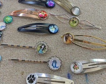 Set of 2 barrettes of your choice with cabochons + a free pair of earrings for children