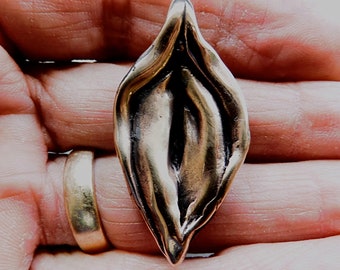 Vulva Pendant in Bronze