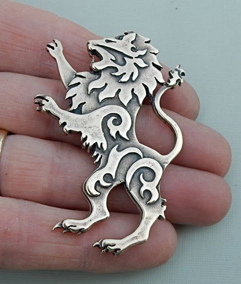 Lion Brooch or Pendant in Bronze image 7