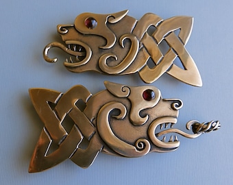 Celtic Dogs Cloak Clasp in Bronze