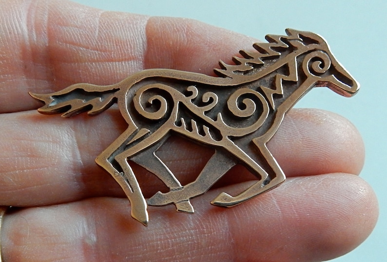 Celtic horse brooch in bronze by Master Ark