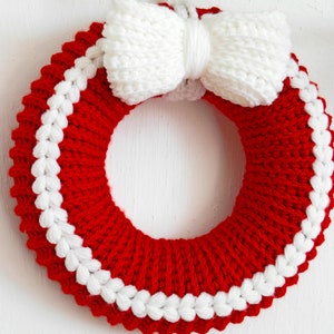 Crochet Pattern for a Christmas Door Wreath. English+German.  pattern PDF download tutorial