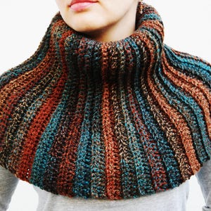 ネックウォーマーのかぎ針編みパターン。英語+ドイツ語。パターンPDFダウンロードチュートリアル