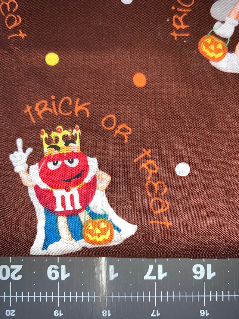 100/% Quilt Shop Cotton Fabric on black background Happy Halloween Tossed Springs Creative Disney Mickey and Minnie Mouse and the Gang