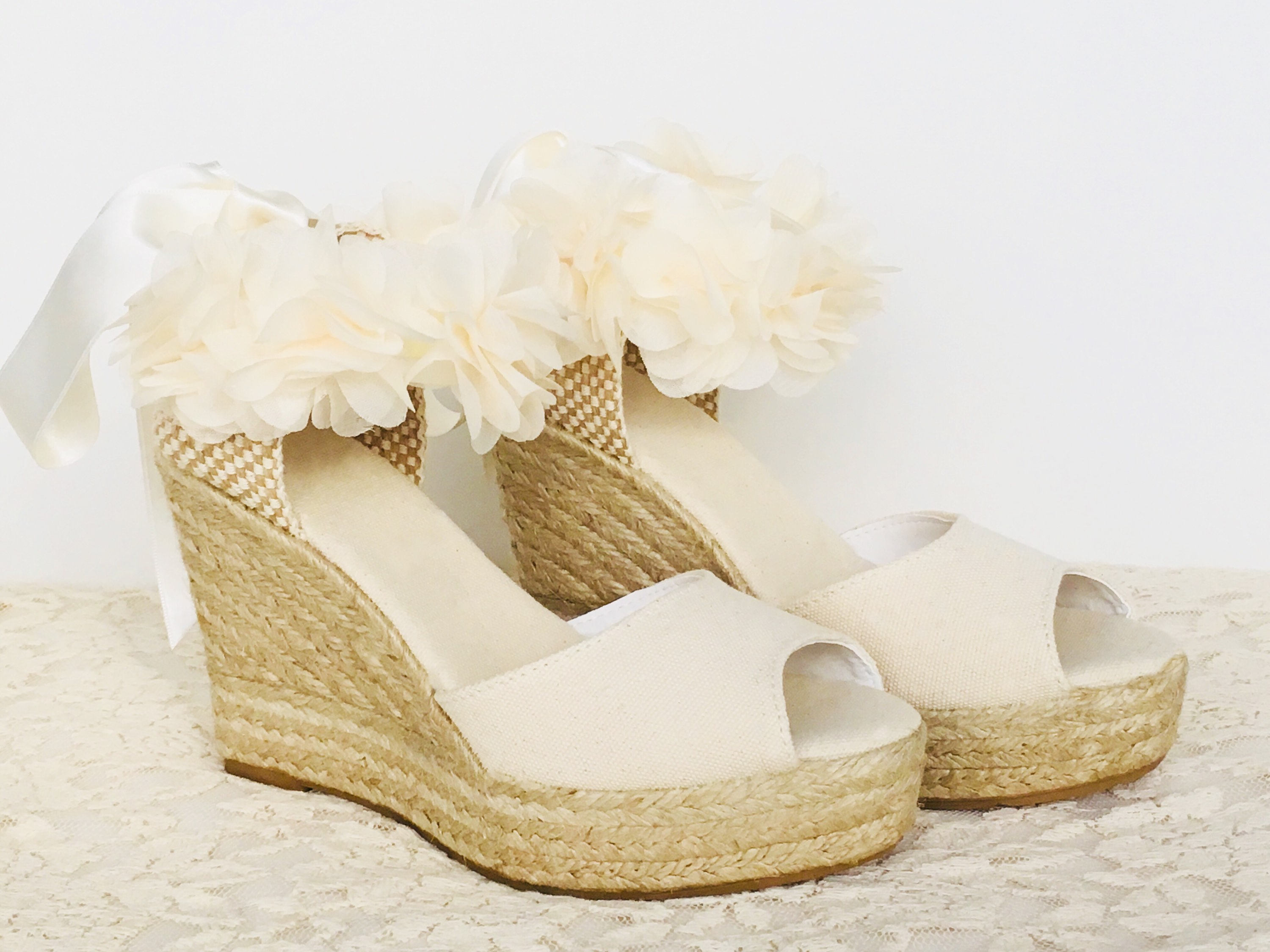 BOHOLUXE Ivory Peep Toe Platform Wedge 