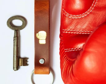 Boxing Glove Keyring, Leather, Brown – Gold Embossed – Leather Keychain – Gift for Boxers – Boxing Keyring | ELBERCRAFT®