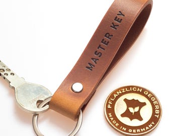 Leather key ring, vegetable-tanned – brown – MASTER KEY black embossing – gift for men – handmade in Northern Germany