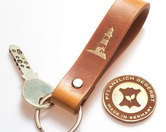 Brown leather keychain – lighthouse gold – gift for men & women – vegetable tanned – handmade in Germany