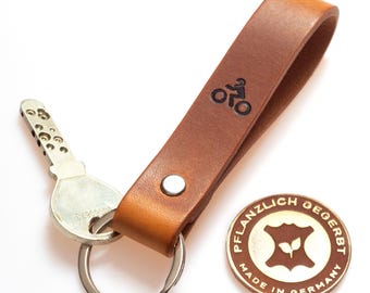 Leather keychain, vegetable-tanned – brown – motorcycle motif – premium gift – handmade in Northern Germany | ELBERCRAFT®
