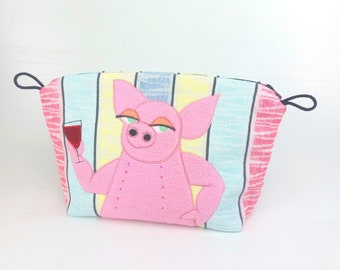 XL Kulturtasche, Kosmetiktasche mit Schwein, Vintage-Frottee upcycled, pastell bunte Musterstreifen, rosa Schweine-Applikation