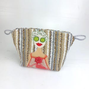 kleine Kosmetiktasche, Schminkbeutel, Vintage-Frottee upcycled, in erdigen Farben gestreift