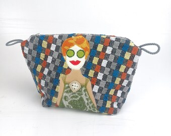 Cosmetic bag, vintage terry cloth upcycling, grey and colorful checked, with Trulla in quark mask