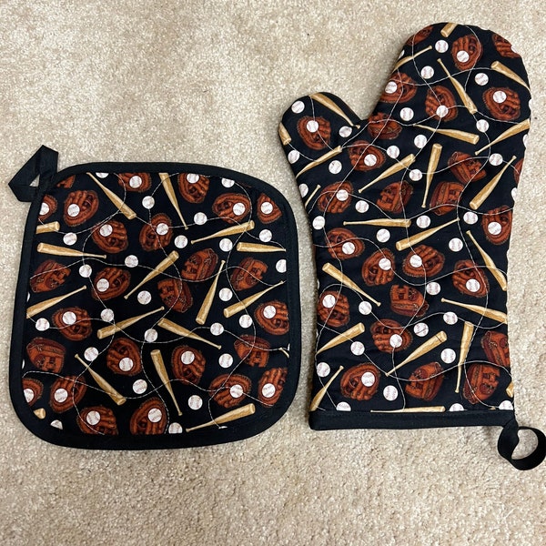 Baseball Insulated Quilted Oven Mitt and Pot Holder Kitchen Set