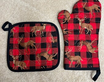 Deer Insulated Quilted Oven Mitt and Pot Holder Kitchen Set