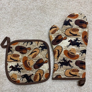 Western Theme Insulated Quilted Oven Mitt and Pot Holder Kitchen Set