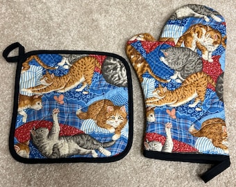 Cats Insulated Quilted Oven Mitt and Pot Holder Kitchen Set