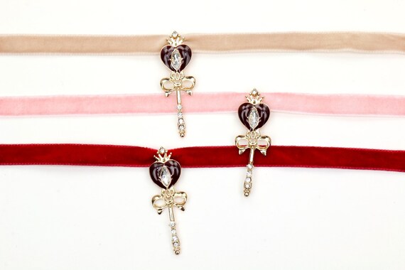 Sailor Moon Heart Choker (4 Colors) - Etsy Sailor Moon Heart Choker (4 Colors) - Etsy