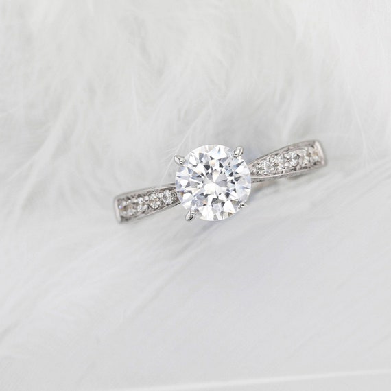 Vintage 0.8 Carat Round Brilliant Diamond Side Stone Ring 14K