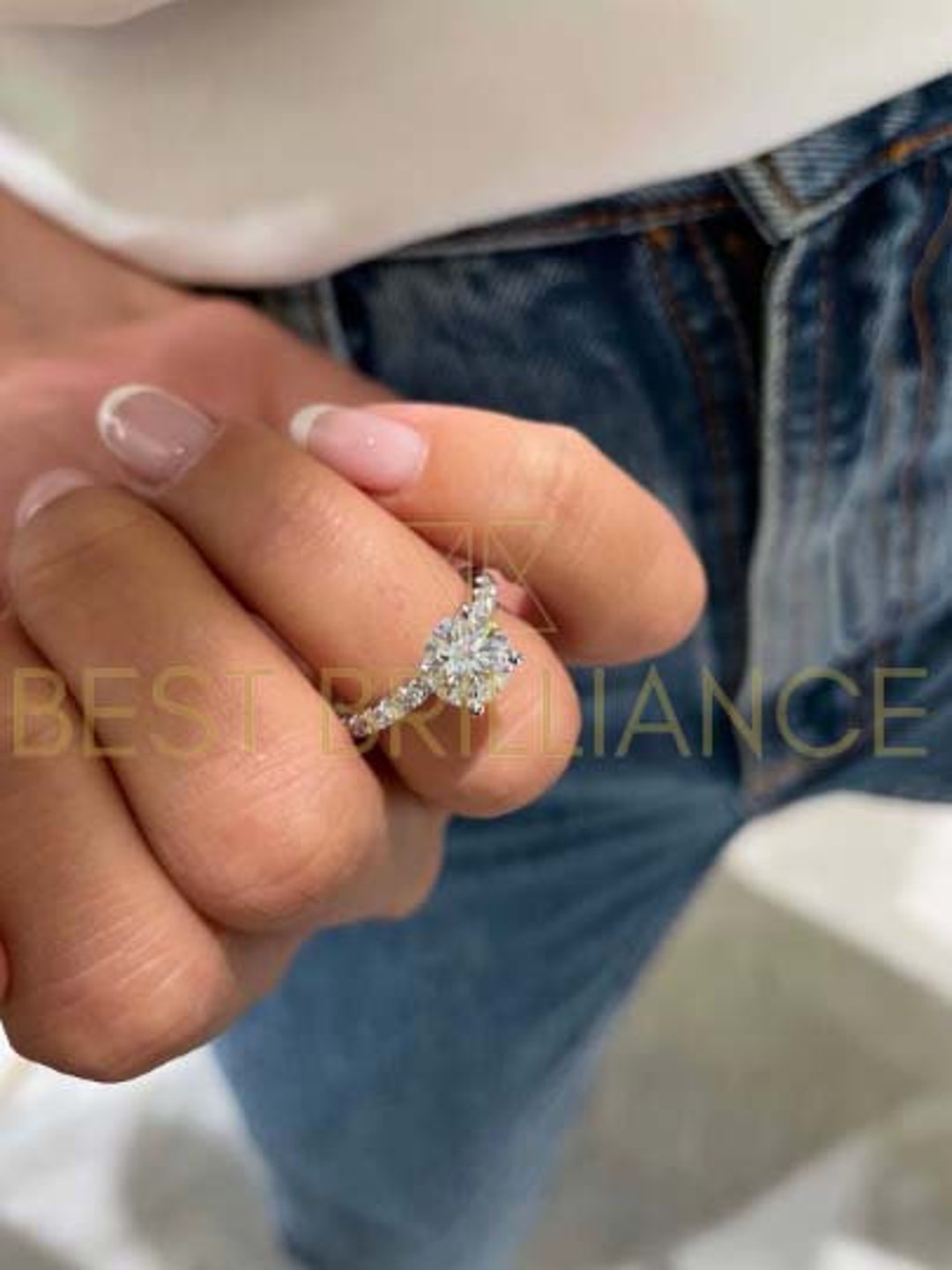 Beautiful Women's Engagement Ring 0.81 Carat IGI Certified Lab Grown Diamond  - The Luxurio