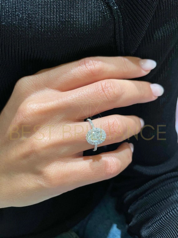 Seamless halo oval engagement ring clearance