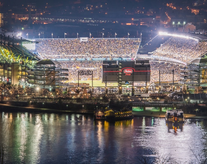 A view of Heinz Field during the last game of the 2014 Pittsburgh Steeler regular season - Metal Print