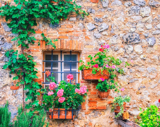 A timeless window in Tuscany - Italy - Various Prints