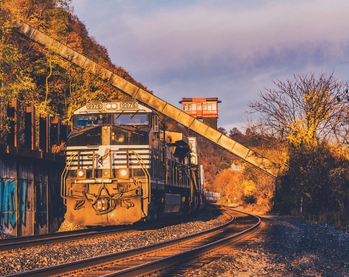 Pittsburgh transportation - Incline and a train - Pittsburgh skyline - Various Prints