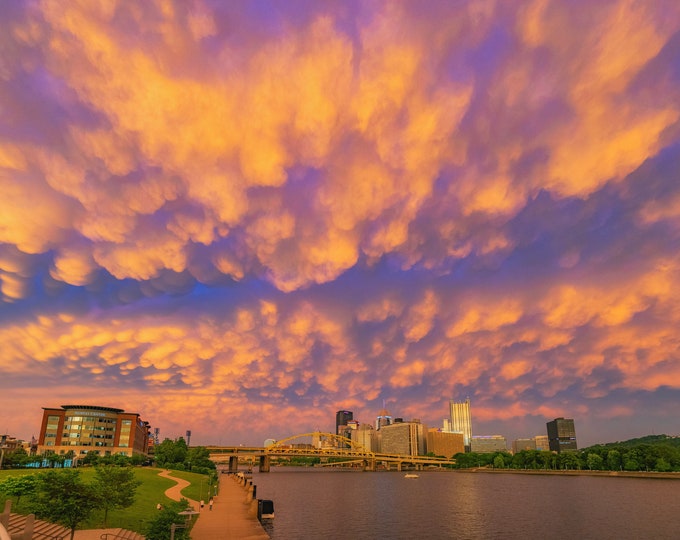 Mammatus Clouds over Pittsburgh - Metal Prints - 8x12