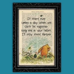Winnie the Pooh y Piglet - Frase con corazón - Paseo por el bosque - Arte de pared para habitación infantil - Decoración para habitación infantil en página de diccionario vintage (56-N13)