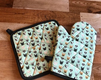 Mixed drinks insulatedquilted pot holder and oven mitt set